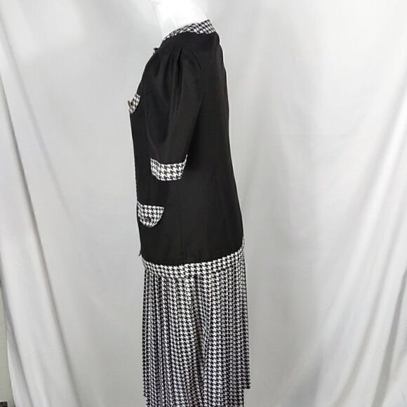 Vtg. Darian Houndstooth 2pc. Skirt Suit - Picture 4 of 9